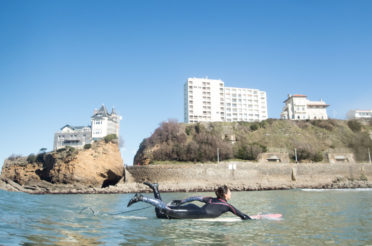 Etre passionnée de surf sans être bonne surfeuse, et alors ?